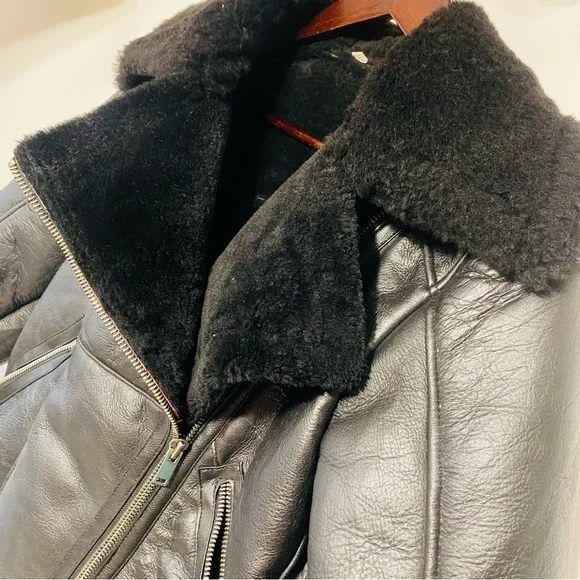 Black Leather Shearling Motorcycle Jacket Size Medium - Picture 2 of 7